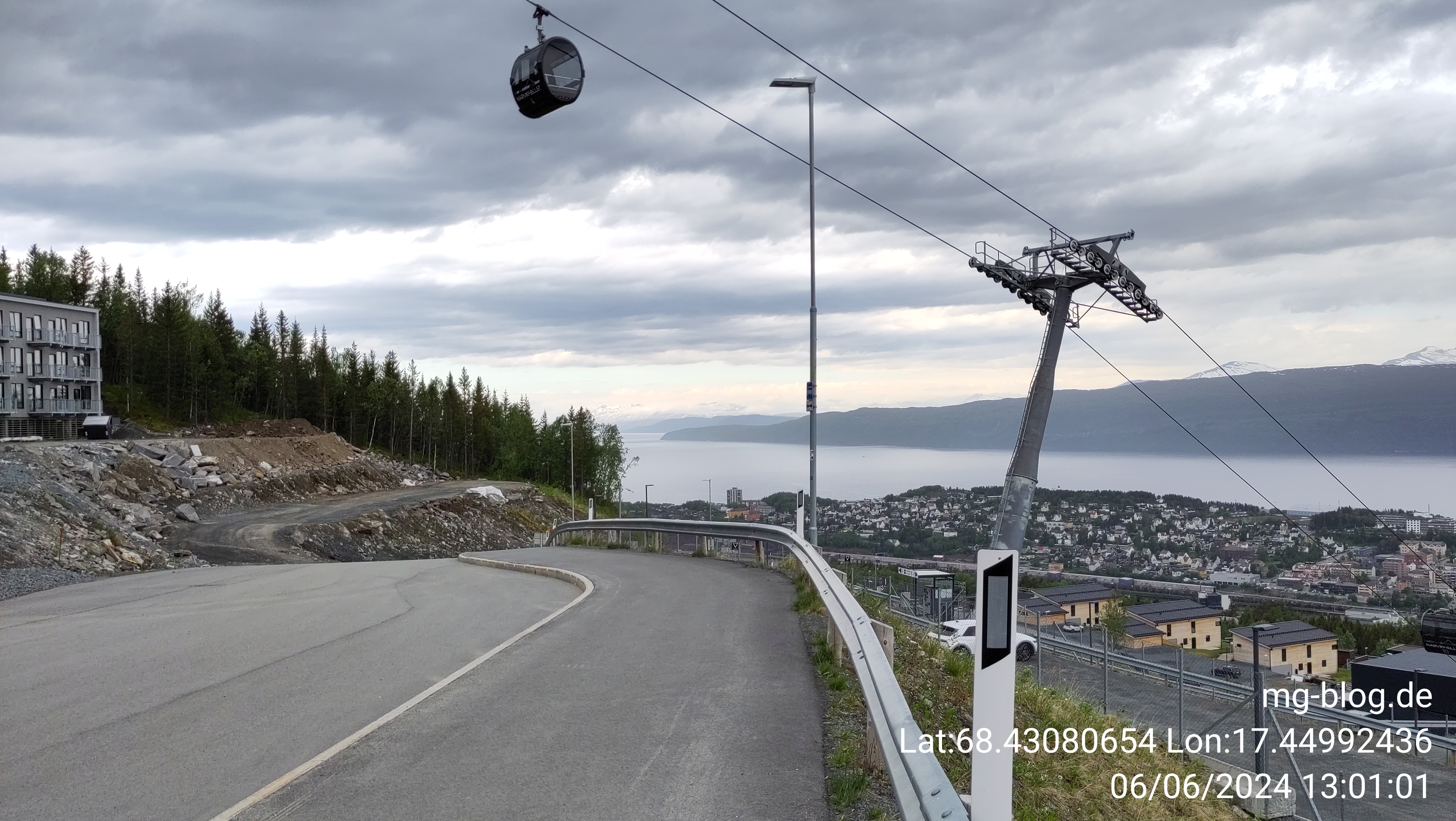 06.06.2024 13:01 Uhr, Spaziergang durch Narvik. GPSPosition: 68.430807 N, 17.449924 E, Höhe: 268.079 m über NN Nordlyssvingan 2, 8515 Narvik, Norway